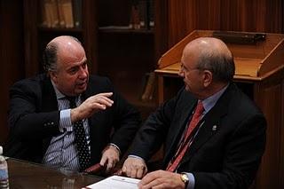 Expertos analizan las implicaciones legales y sanitarias de la vacunación voluntaria de los profesionales sanitarios