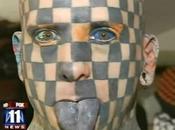 tablero ajedrez humano" decide tatuarse ojos