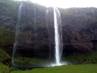 13 de agosto. Geysir, Gullfoss, cráter Kerid, cascada Seljalandsfoss y Skófagoss