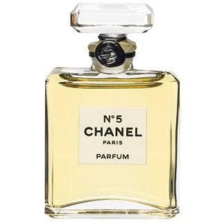Un clásico, Chanel es archifamoso por su perfume Chanel n...