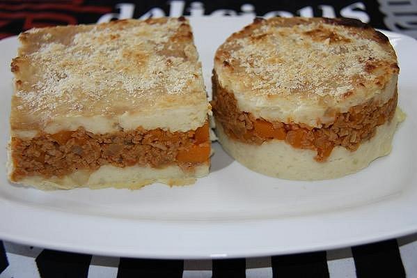 Pastel de soja texturizada y patata con calabaza