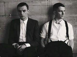 Hurts Con Nuevo Single 