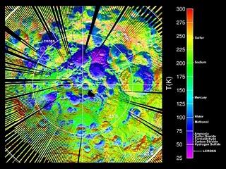 Mapa de temperaturas creado a partir de datos de LRO del polo sur lunar, donde impactó LCROSS