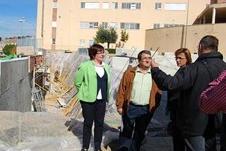 El muro caído en el IES estará arreglado a mediados de diciembre