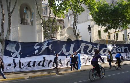 Los argentinos con Kirchner o Pupi