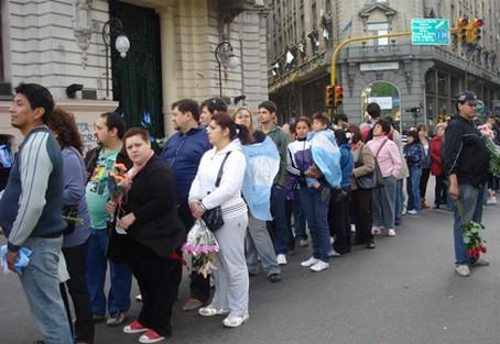 Los argentinos con Kirchner o Pupi