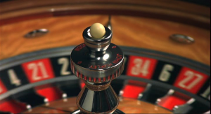 vlcsnap00001d “Repartiendo cartas con su brazo de oro”: Croupier, regreso al mejor Mike Hodges. El juego, el punto de vista y el noir británico