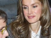 Dña. Letizia inaugura centro ONCE Madrid. look Princesa Asturias