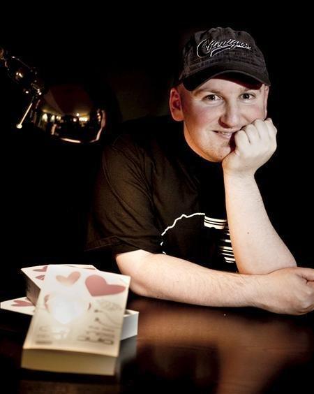 Investigaciones Nocturnas (3) Hoy, sobre vaqueros azules.