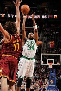 Cleveland aprovechó la oportunidad ante su público (87-95) Cleveland aprovechó la oportunidad ante su público (87-95)
