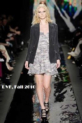 Amaia Salamanca coincide con Kristen Bell y Jessica Lowndes en un vestido de Diane von Furstenberg. ¿Quién te gusta más?