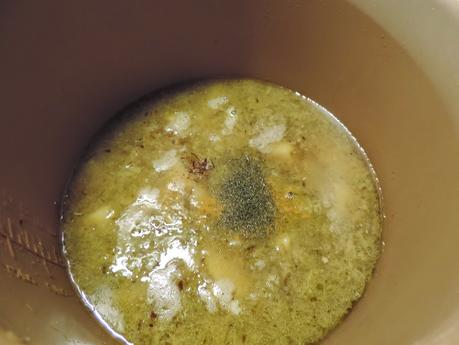 Guiso de patatas con salmón.