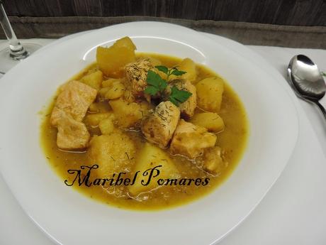 Guiso de patatas con salmón.