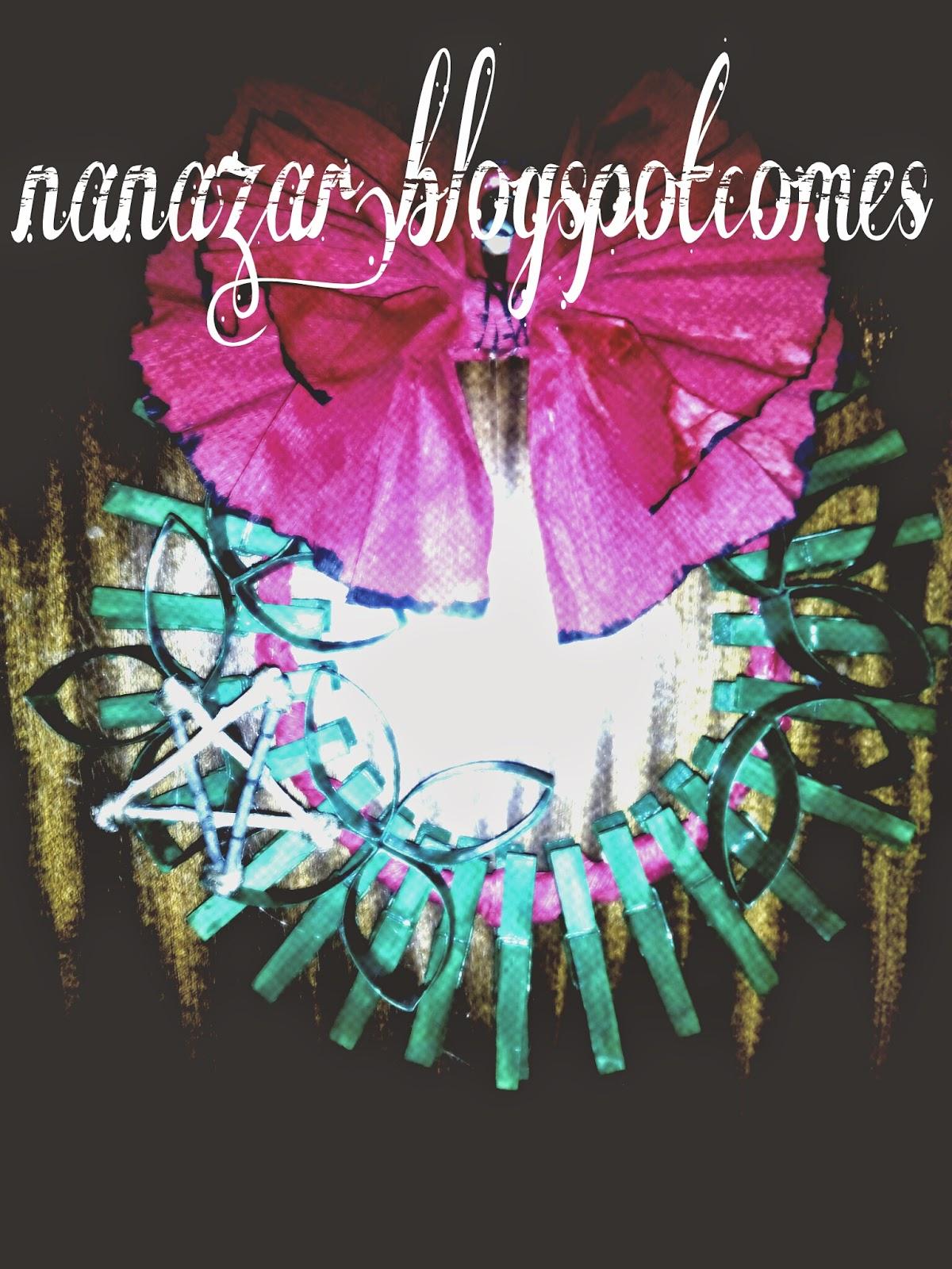 Corona Navideña hecha con pinzas