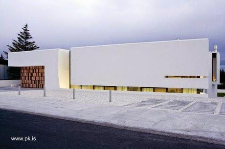 Casa residencial moderna de estilo Contemporáneo en Islandia