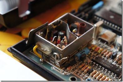 Un poco de trabajo de soldadura para eludir el Modulador RF A bit of soldering work to bypass the RF Modulator