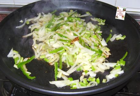 PECHUGA DE POLLO CON VERDURAS EN PIZZA PAN