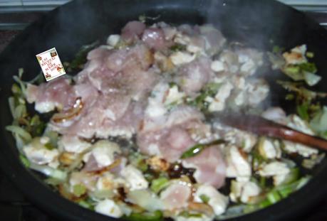 PECHUGA DE POLLO CON VERDURAS EN PIZZA PAN