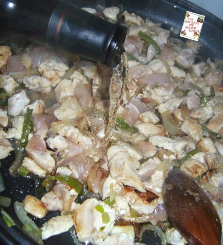 PECHUGA DE POLLO CON VERDURAS EN PIZZA PAN