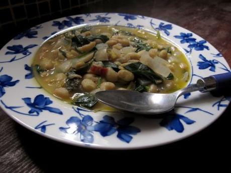 alubias-pochas-picantes-con-espinacas-