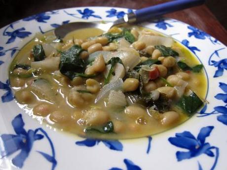 alubias-pochas-picantes-con-espinacas-