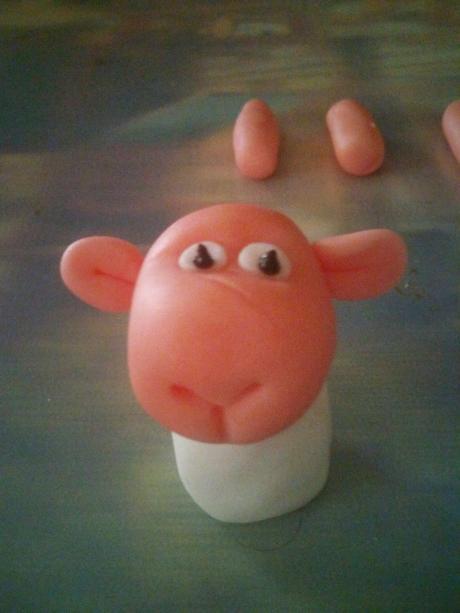 Paso a paso ovejita de fondant