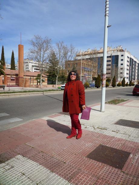 Look en color block : Rojo, naranja y púrpura