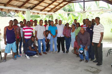 SOCUDEBA reconoce labor de director de INUVA.