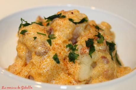 Coliflor con jamón y yogurt griego de cabra