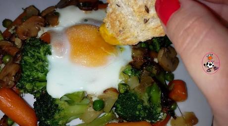VERDURAS SALTEADAS CON HUEVO AL HORNO