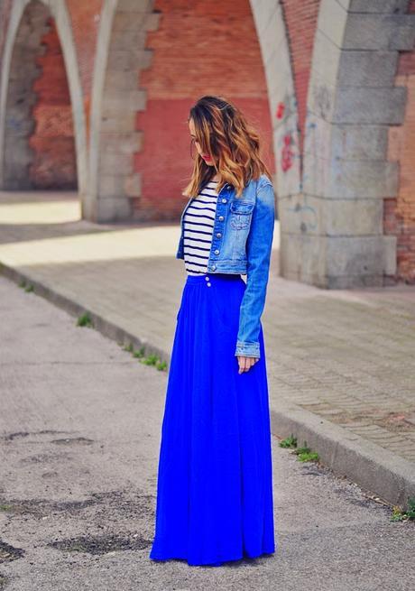 ¿AZUL Y NEGRO O BLANCO Y DORADO? ¿AZUL Y NEGRO O BLANCO Y DORADO?