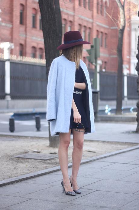 Blue Coat and Burgundy Hat02