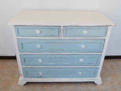 El cuarto celeste y vintage