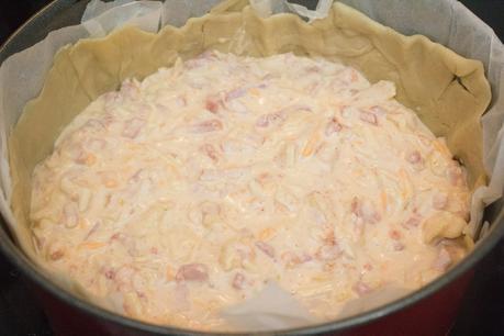 Quiché de chorizo, queso, patatas fritas y bacon Quiché de chorizo, queso, patatas fritas y bacon