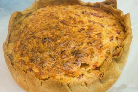 Quiché de chorizo, queso, patatas fritas y bacon Quiché de chorizo, queso, patatas fritas y bacon