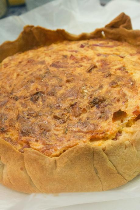 Quiché de chorizo, queso, patatas fritas y bacon Quiché de chorizo, queso, patatas fritas y bacon