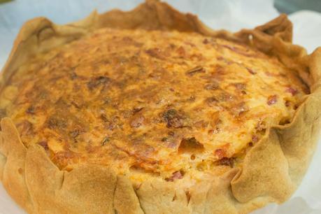 Quiché de chorizo, queso, patatas fritas y bacon Quiché de chorizo, queso, patatas fritas y bacon