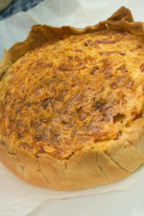 Quiché de chorizo, queso, patatas fritas y bacon Quiché de chorizo, queso, patatas fritas y bacon