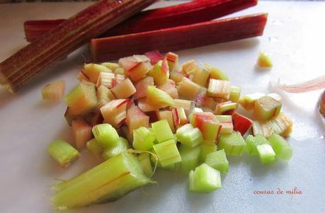 Muffins de ruibarbo con crumble crujiente Muffins de ruibarbo con crumble crujiente