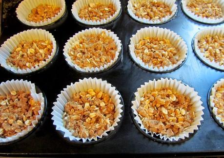 Muffins de ruibarbo con crumble crujiente Muffins de ruibarbo con crumble crujiente