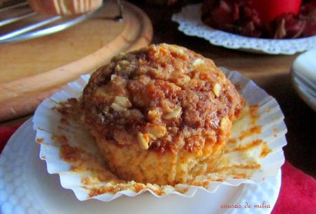 Muffins de ruibarbo con crumble crujiente Muffins de ruibarbo con crumble crujiente