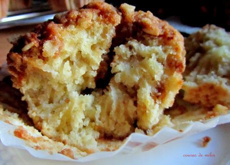 Muffins de ruibarbo con crumble crujiente Muffins de ruibarbo con crumble crujiente