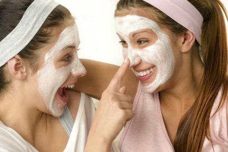 Aprende a Preparar tus Propias Mascarillas para el Cutis en Casa.