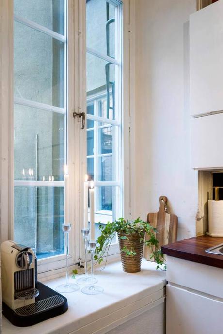 interiores de pisos pequeños decoración pisos pequeños decoración nórdica escandinava cocinas pequeñas en L cocinas pequeñas cocinas nórdicas cocinas con encimera de madera cocinas blancas modernas blog decoración de interiores 