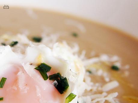 Receta de Crema de boletus con huevos poché