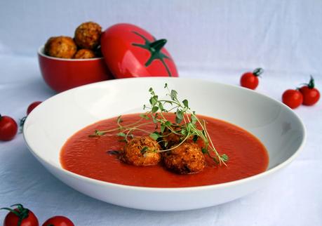 Sopa de tomates asados con trufas de queso chèvre