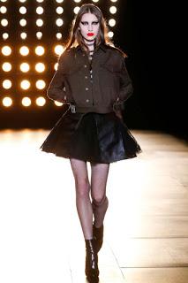 Saint Laurent sigue fiel a su estilo