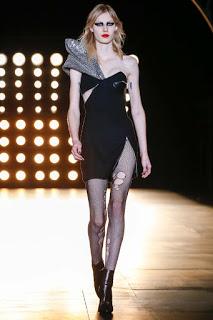 Saint Laurent sigue fiel a su estilo