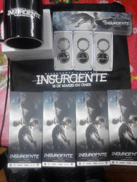 Gana merchandising de #Insurgente, gentileza de @BFDistribution. Estreno en Chile, 19 de Marzo