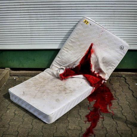 Objeticidio-colchón-noticias-totenart